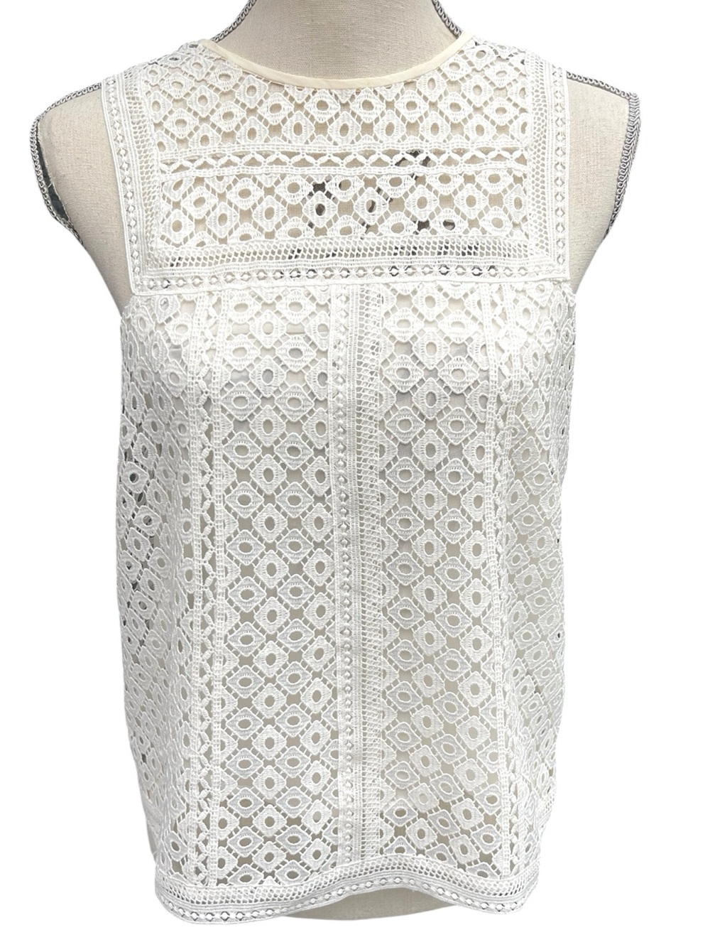 Joie White Sleeveless Scoop Neck Keyhole Back Crochet Top (XS)